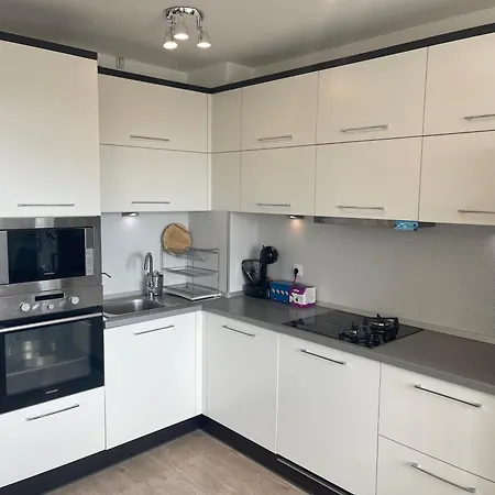 Briz Apartment; 2 Bdr; 6 Guests; Private Parking Апартаменты Варна