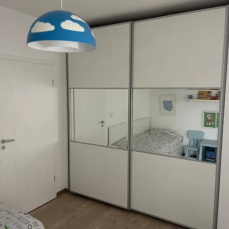 Briz Apartment; 2 Bdr; 6 Guests; Private Parking Διαμέρισμα Βάρνα