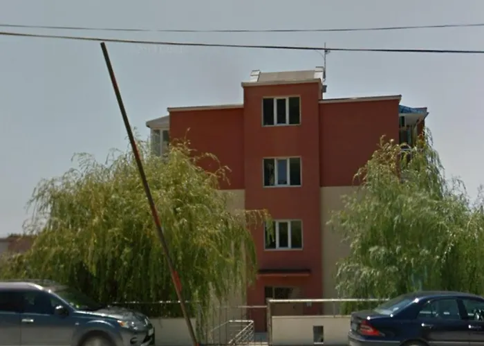 Briz Apartment; 2 Bdr; 6 Guests; Private Parking Апартаменты