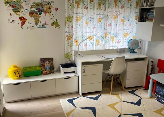 Briz Apartment; 2 Bdr; 6 Guests; Private Parking Апартаменты