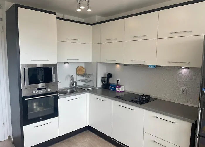 Briz Apartment; 2 Bdr; 6 Guests; Private Parking Апартамент Варна