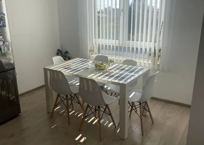 Апартамент Briz Apartment; 2 Bdr; 6 Guests; Private Parking Варна