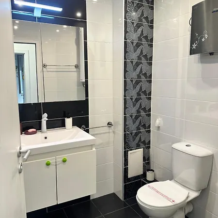 Briz Apartment; 2 Bdr; 6 Guests; Private Parking * Varna