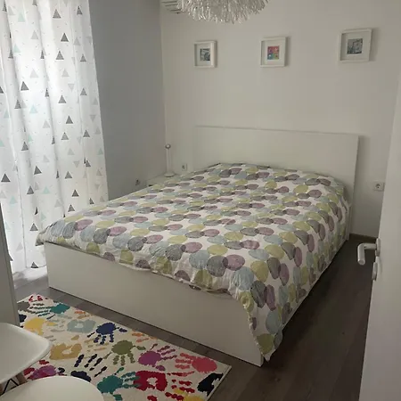Briz Apartment; 2 Bdr; 6 Guests; Private Parking Appartement *