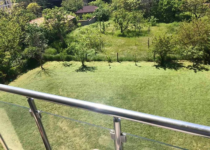 Briz Apartment; 2 Bdr; 6 Guests; Private Parking Lägenhet *