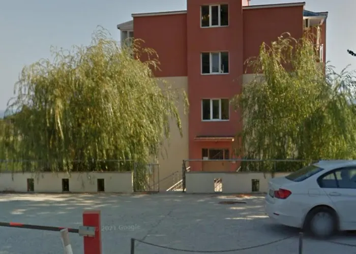 Briz Apartment; 2 Bdr; 6 Guests; Private Parking Lägenhet Varna